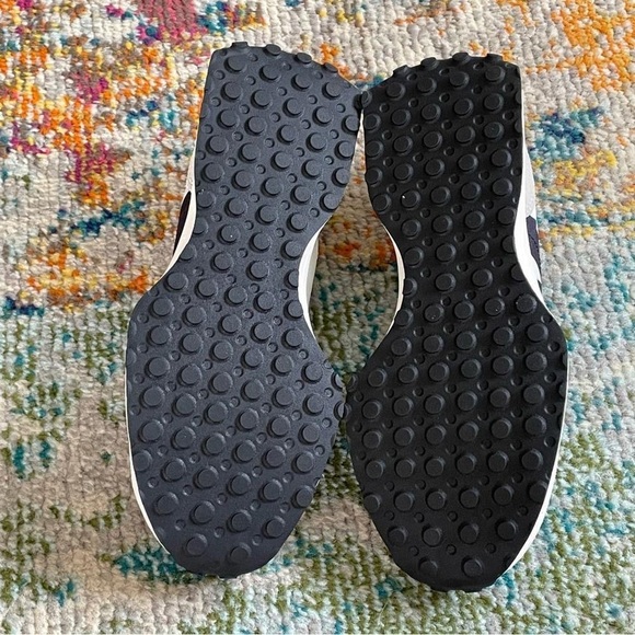 New Balance 327 Retro Sneakers Sea Salt Grey Black WOMEN'S 7 - Picture 3 of 6